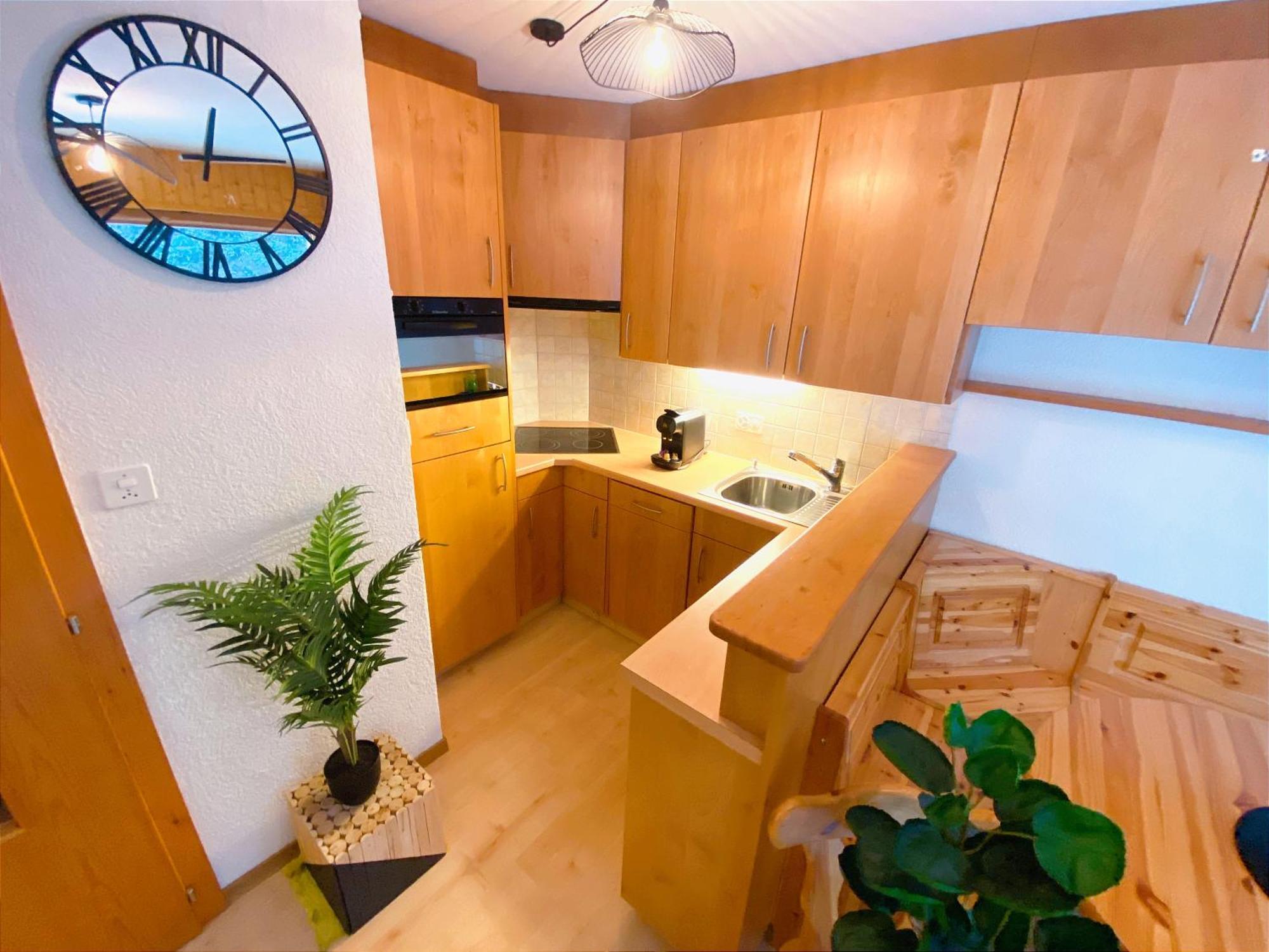 Apartment Free Parking